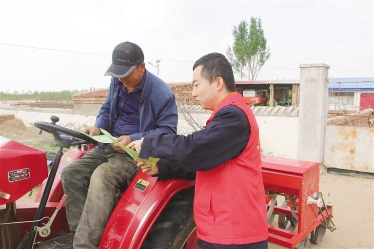 团青亮相安全用电服务