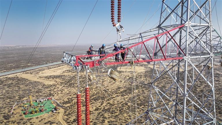 跨越施工   提升外送