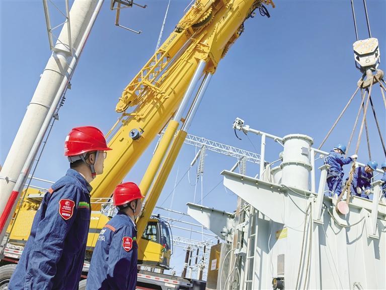 点亮万家灯火   温暖一城人心