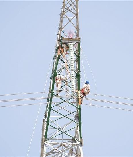 500千伏塔宝线停电首检“火力全开”